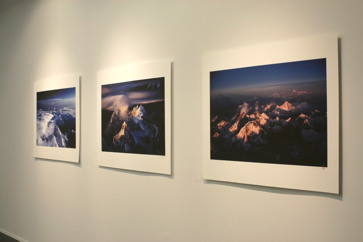 William Thompson: EVEREST — installation view, Eli Ridgway Gallery, 2009